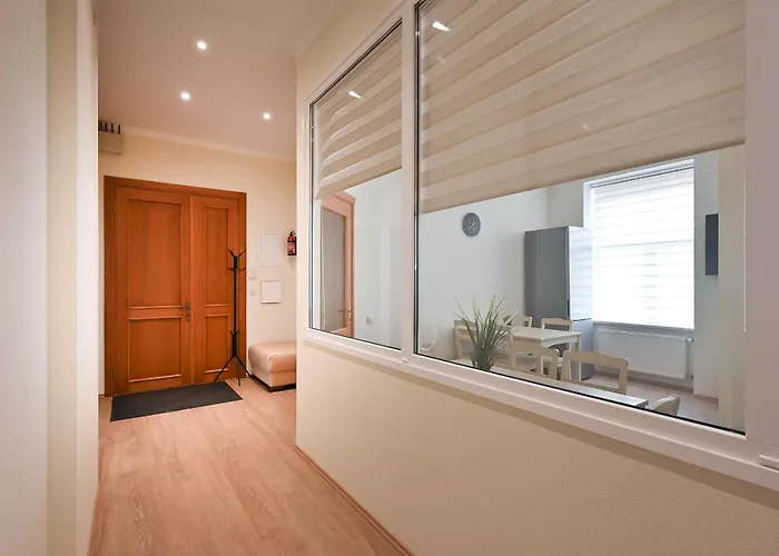 5 Bedroom Apartment *