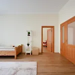Apartamento 5 Bedroom Riga