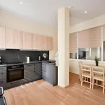 5 Bedroom Apartamento